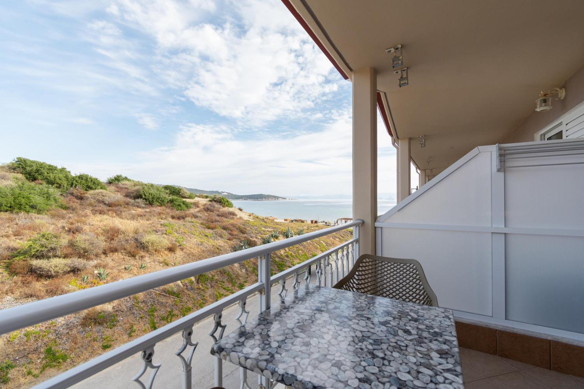 Hotel Agni On The Beach Sarti Bagian luar foto