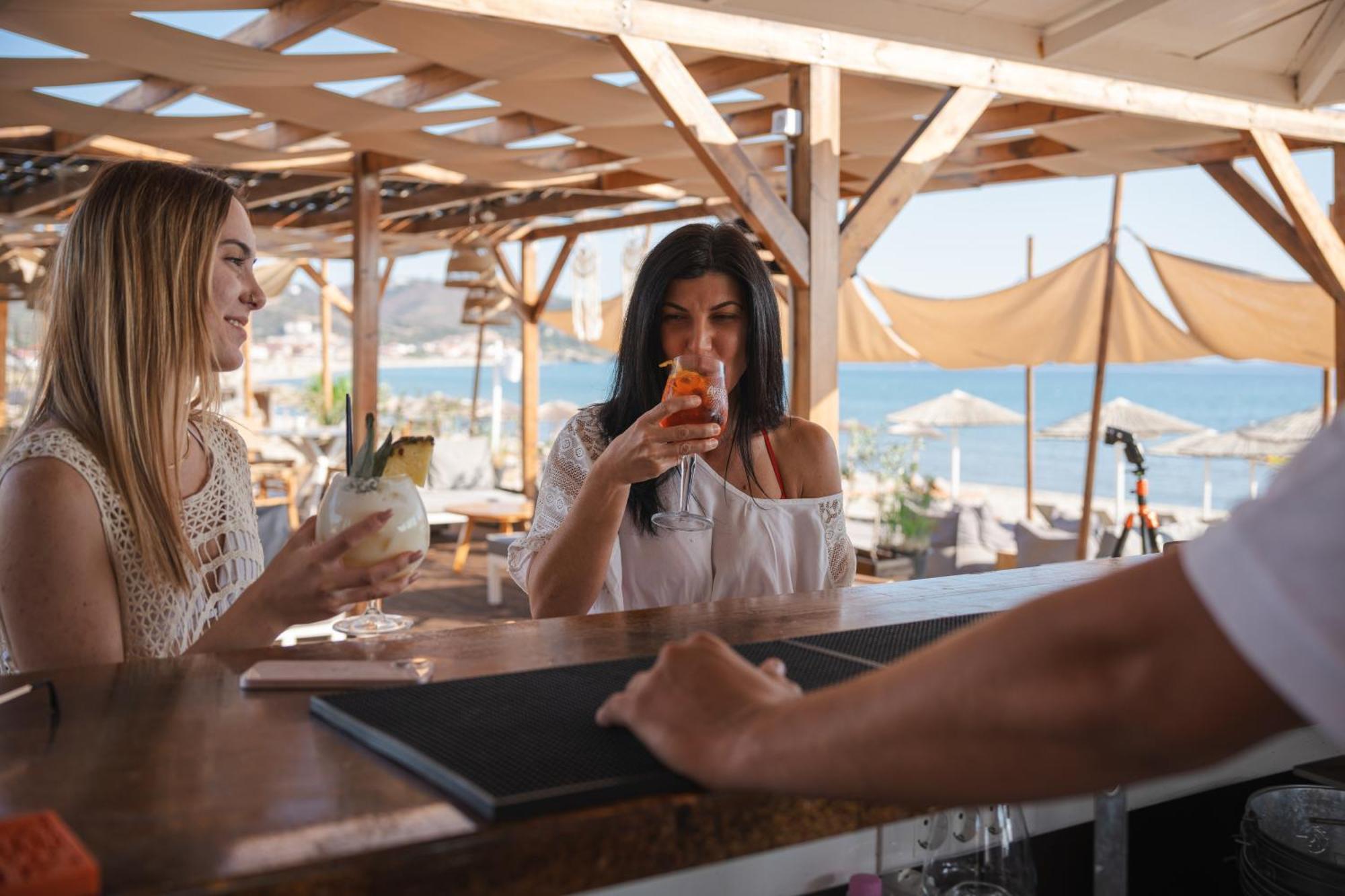 Hotel Agni On The Beach Sarti Bagian luar foto